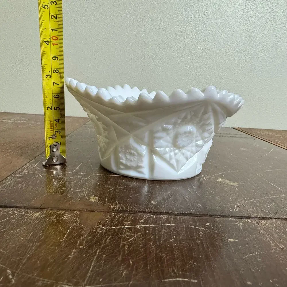 Vintage Milk Glass Sawtooth Square Hobstar‎ Starburst Catch All Candy Bowl